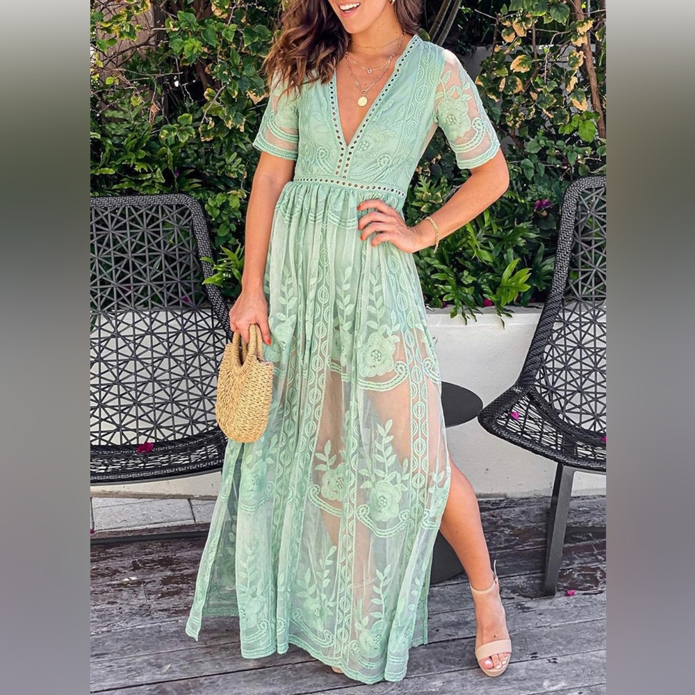 Mermaid’s Closet sage green maxi dress. Size Large